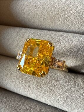 Bella Luce 14.37ctw Yellow White CZ Ice Flower Ring 18K Gold Over 925 Size 9